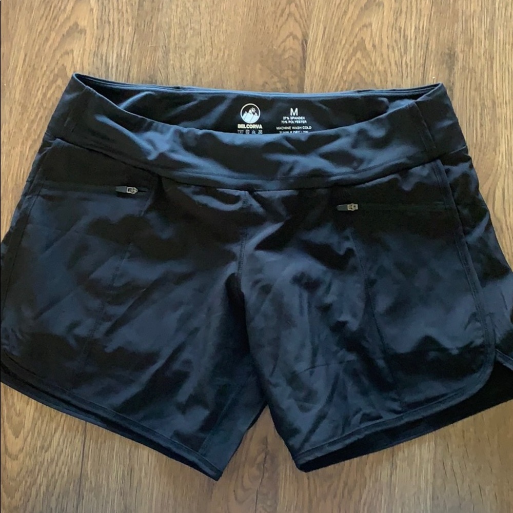Belcorva running 🏃‍♀️ shorts with FIVE! Pockets!